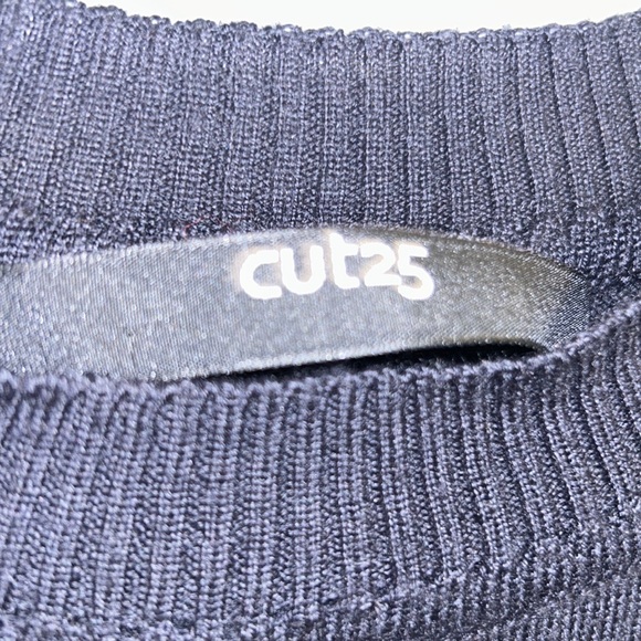 *4 FOR 30* Crewneck Patterned Sweater Size S - Picture 4 of 5